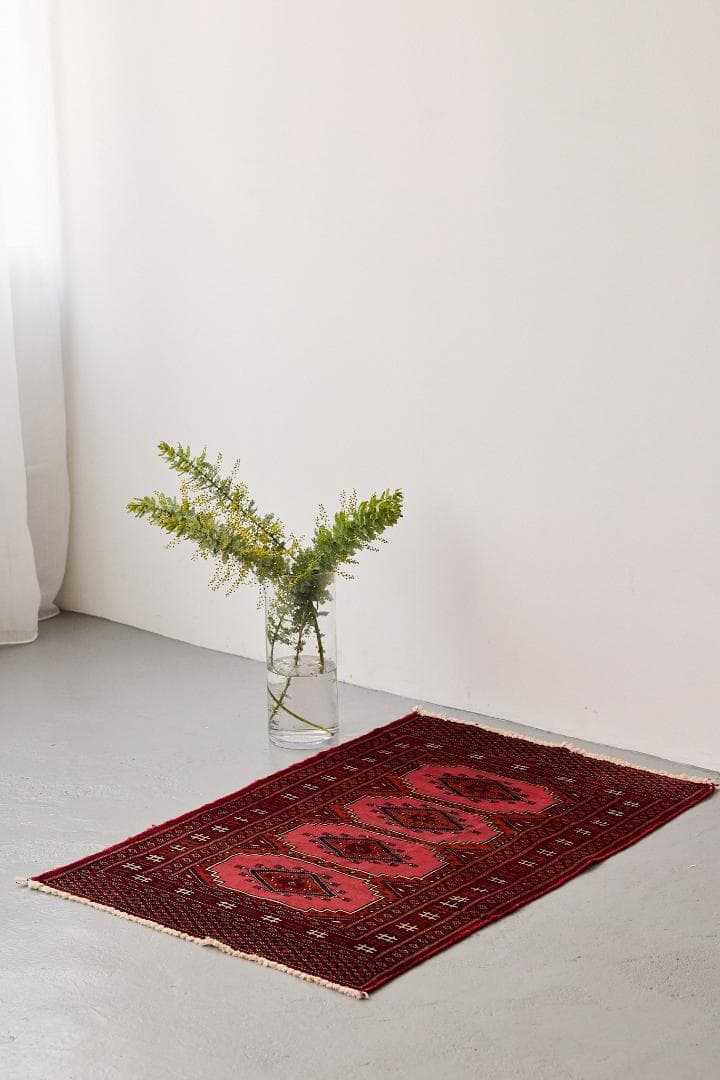 ヴィンテージラグ トライバルラグ ラホール産（94×61cm）赤 ピンク 黒