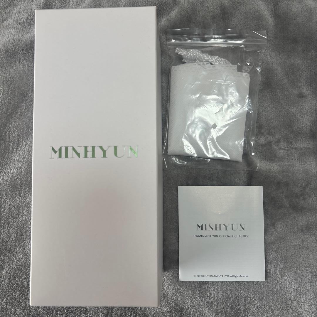 ファンミニョン OFFICIAL LIGHT STICK 公式ペンライト - メルカリ