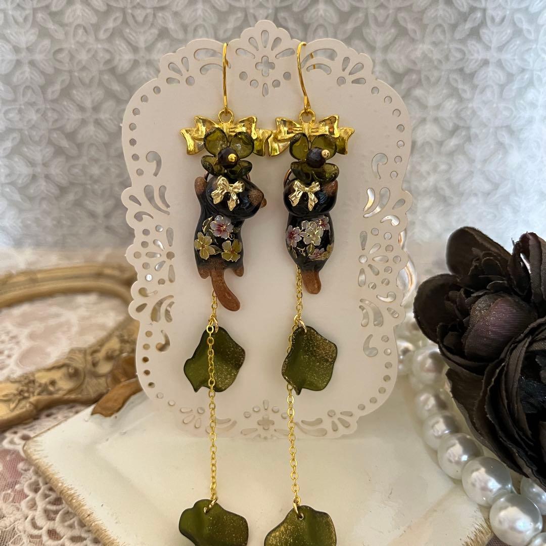 ฅ❤️ ねこ　猫　レジン　花　花びら　ピアス　イヤリング　ハンドメイド