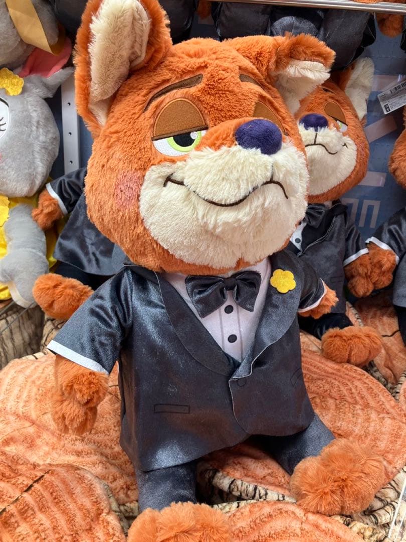 ズートピア2 ニック•ワイルド タキシード ぬいぐるみ - メルカリ