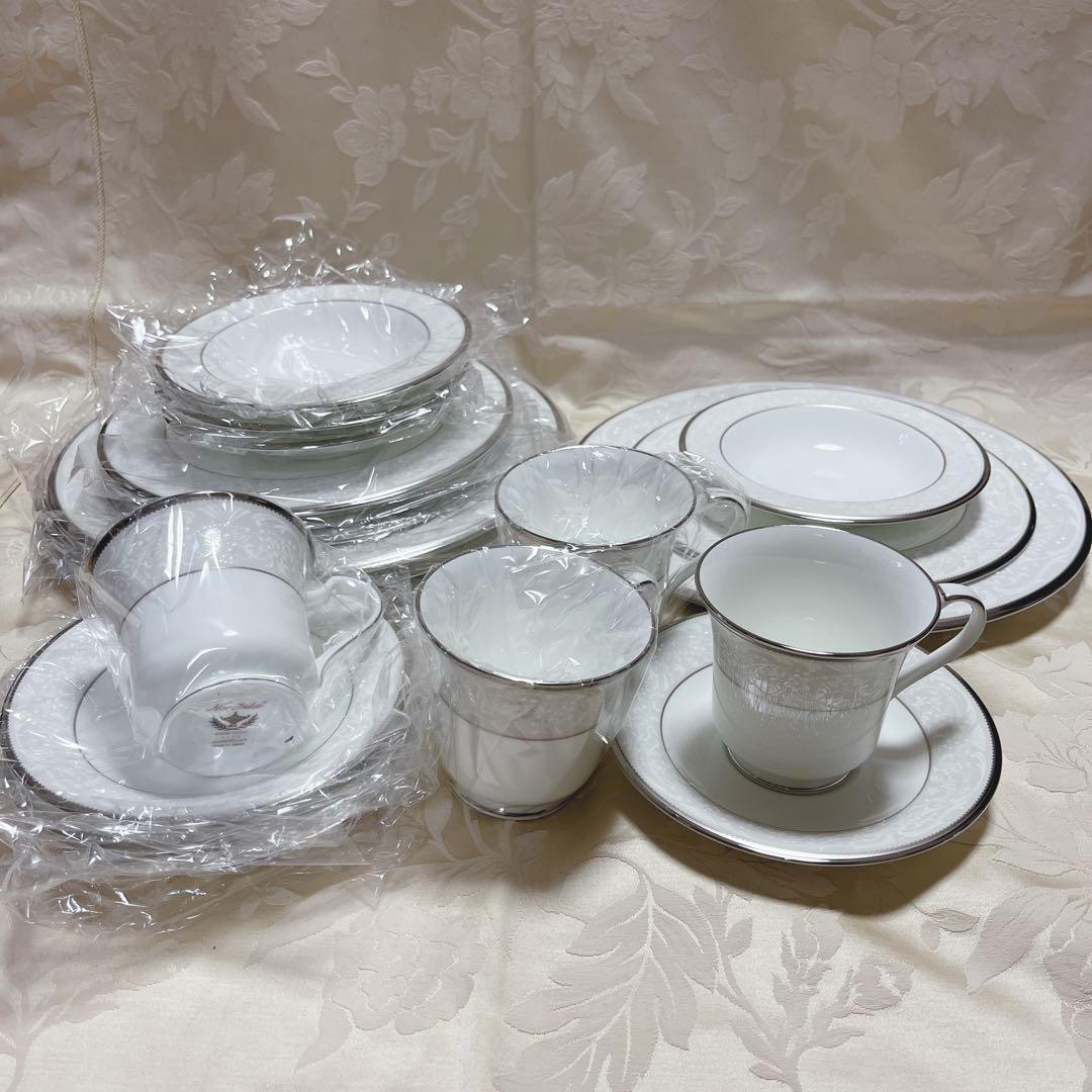 ノリタケ ホワイトパレス シルバー 食器セット 各４枚ずつ