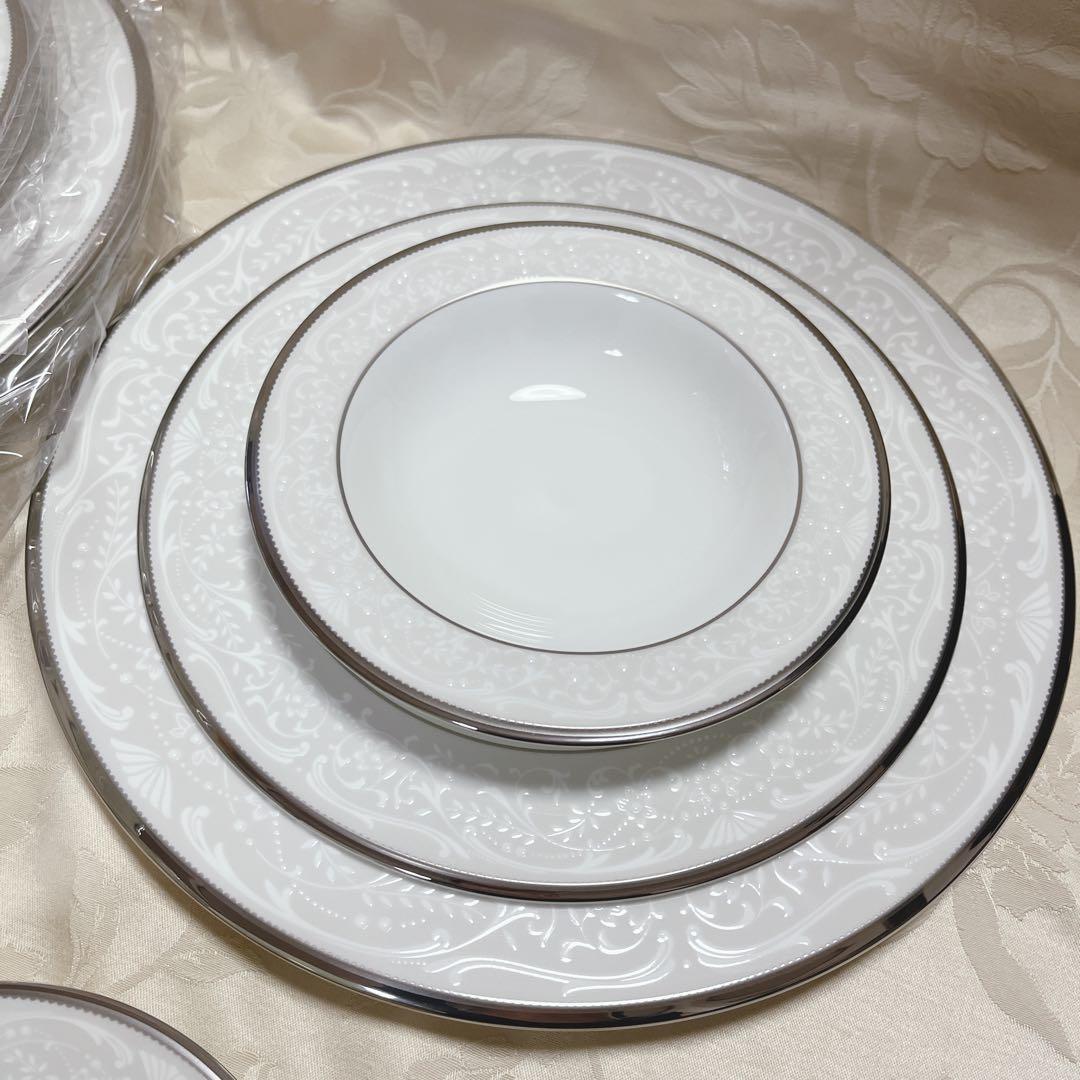 ノリタケ ホワイトパレス シルバー 食器セット 各４枚ずつ
