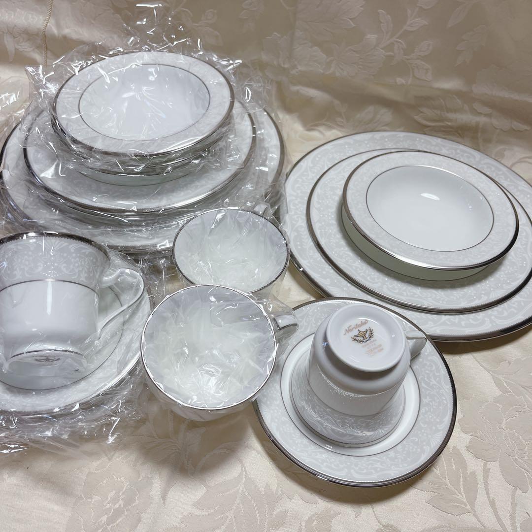 ノリタケ ホワイトパレス シルバー 食器セット 各４枚ずつ