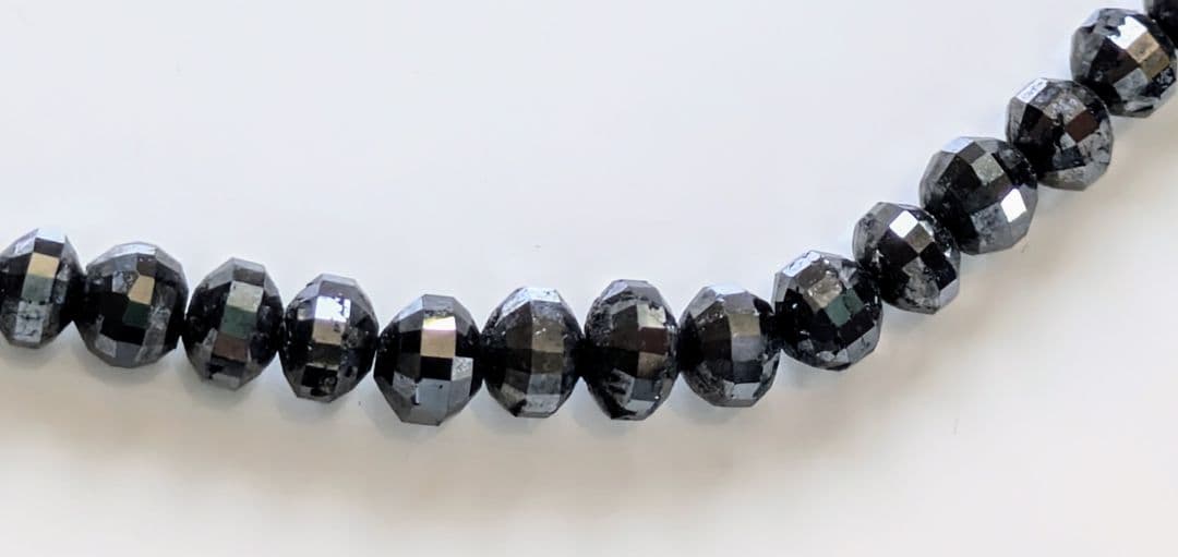 ミラーボールに磁気入 ブラックダイヤモンド 50.00ct ネックレス 46cm