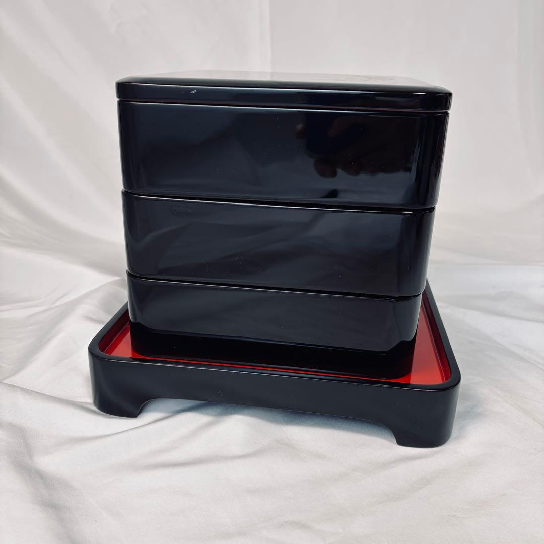 美品 輪島塗 三段重箱 台付き 黒 熨斗 共箱あり 雛祭り お祝い お節 御膳