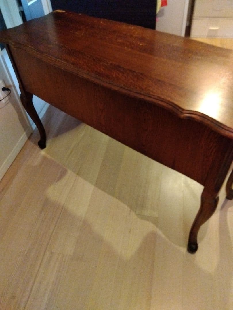 中古　海外輸入家具　ルーマニア製 デスク 机 ドレッサー 猫足 アンティーク調