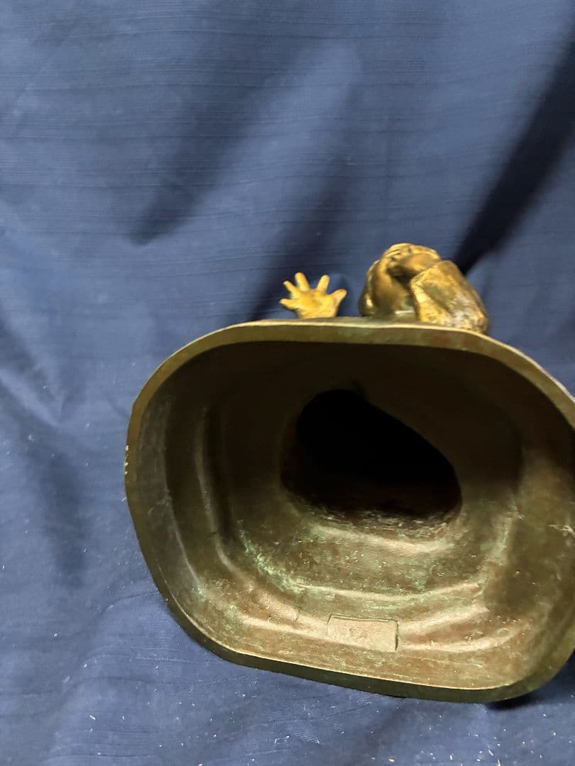 北村西望笑う少女　Ｈ32㎝ W16.5㎝奥14㎝　重さ29kg 喜ぶ少女 銅像