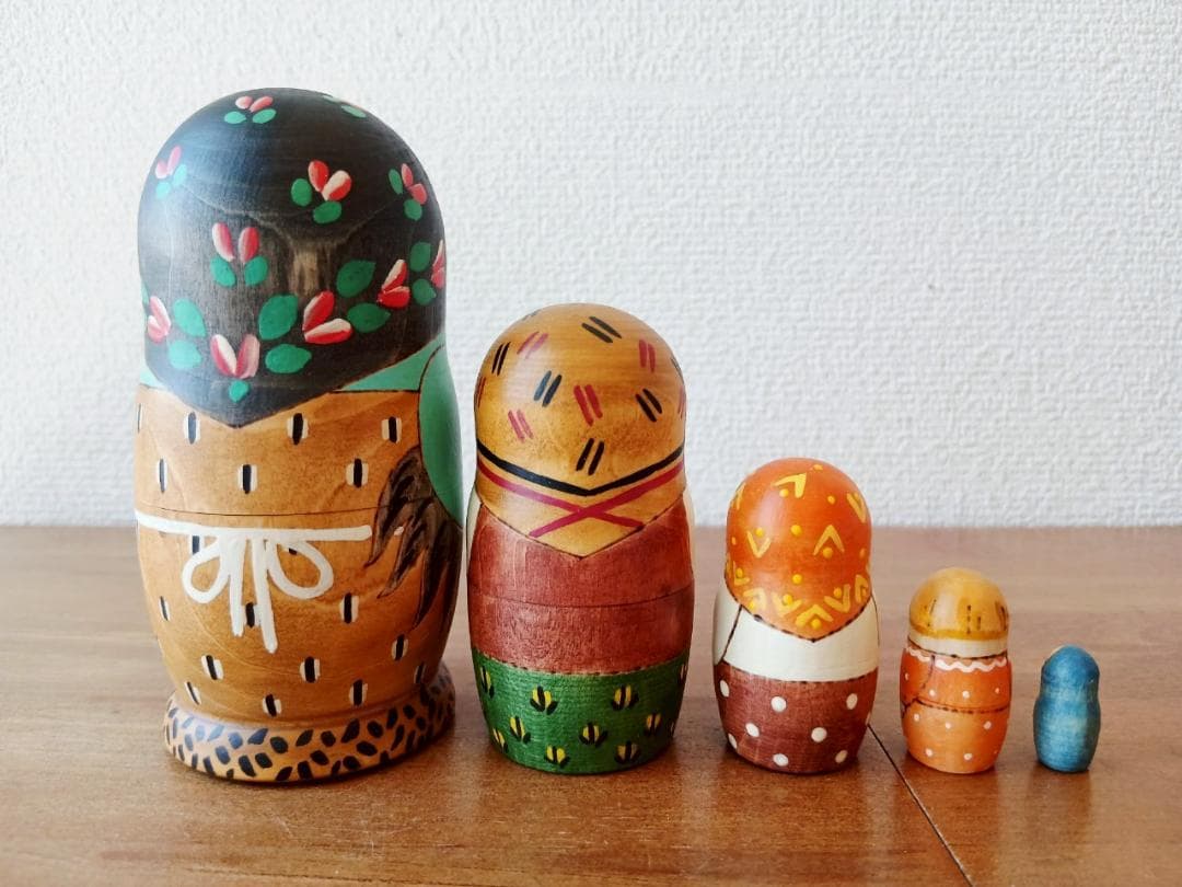 【LYH046】北欧ロシア雑貨 リューバ作のマトリョーシカ　農村一家