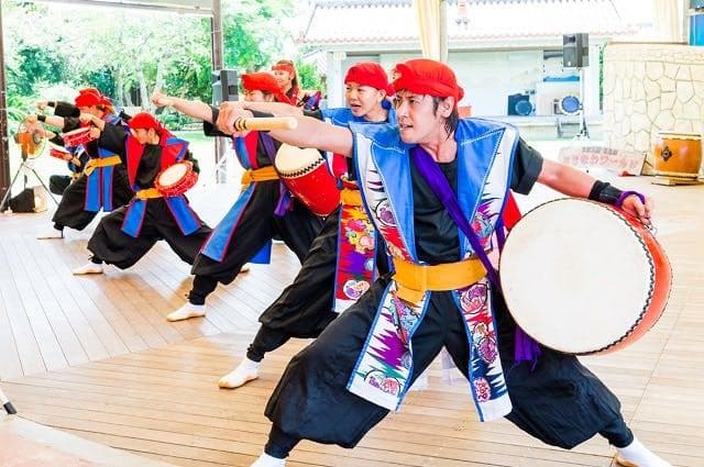 新品未使用(送料無料)9500円　エイサー小太鼓18*20cm撥付き