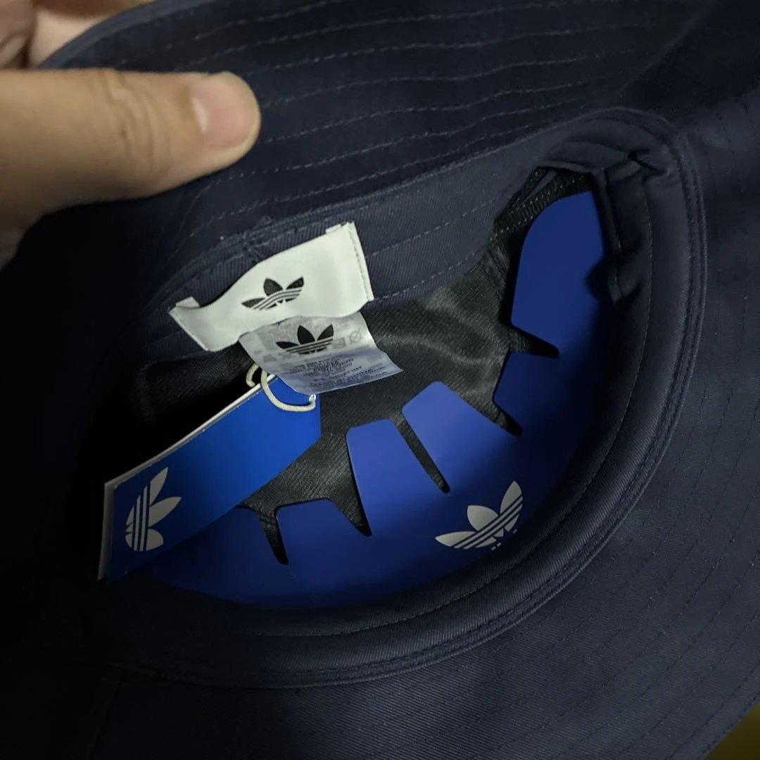 adidas oasis バケットハット ネイビー