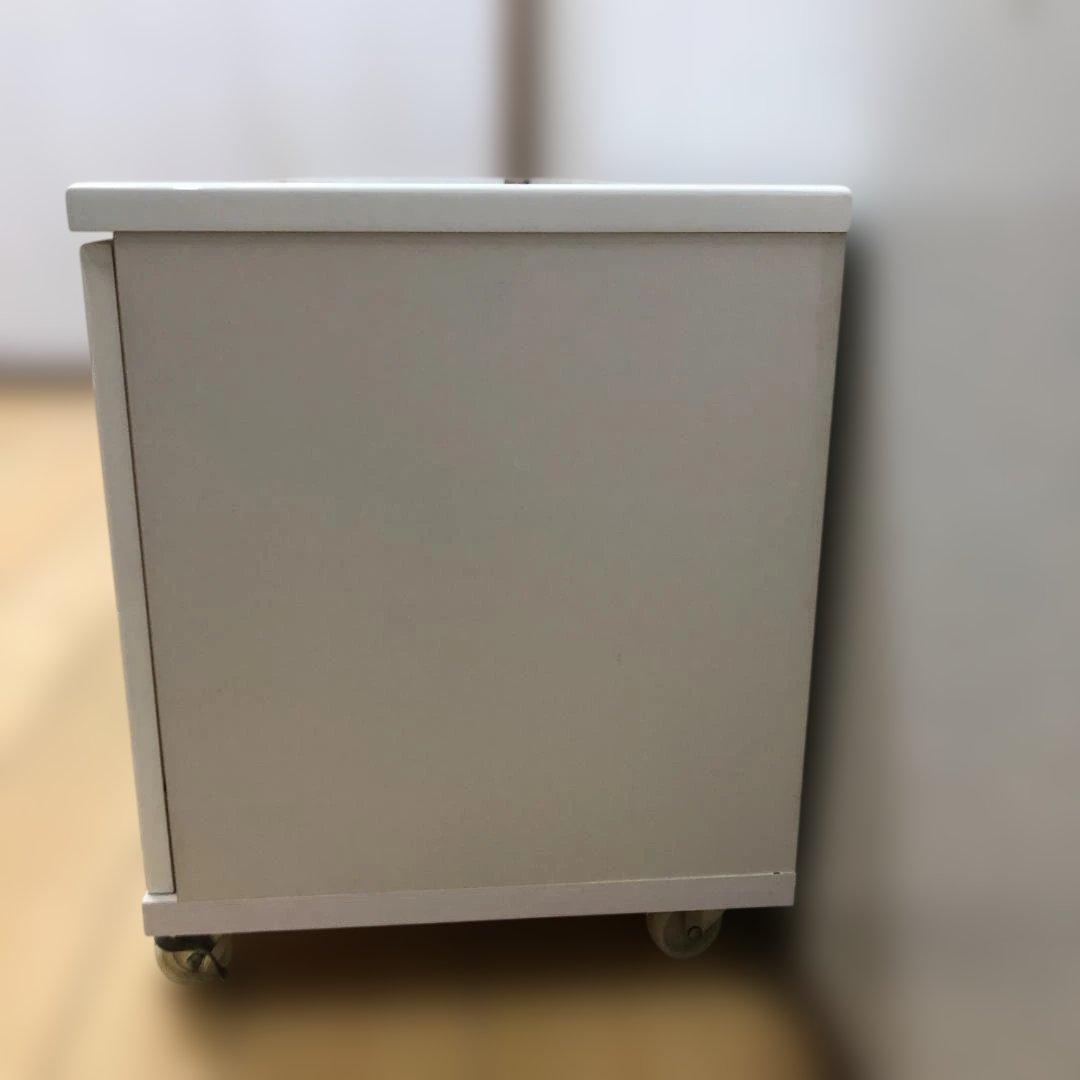 送料無料 テレビ台 ローボード 白 キャスター付き ガラス扉 250803-3