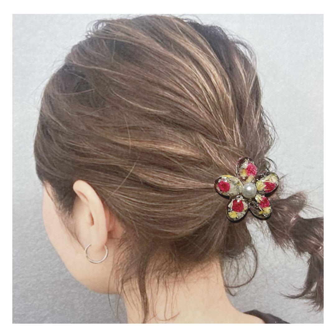 No 954❣️可愛いお花型レジンヘアゴム❣️٩(๑❛ᴗ❛๑)۶❣️