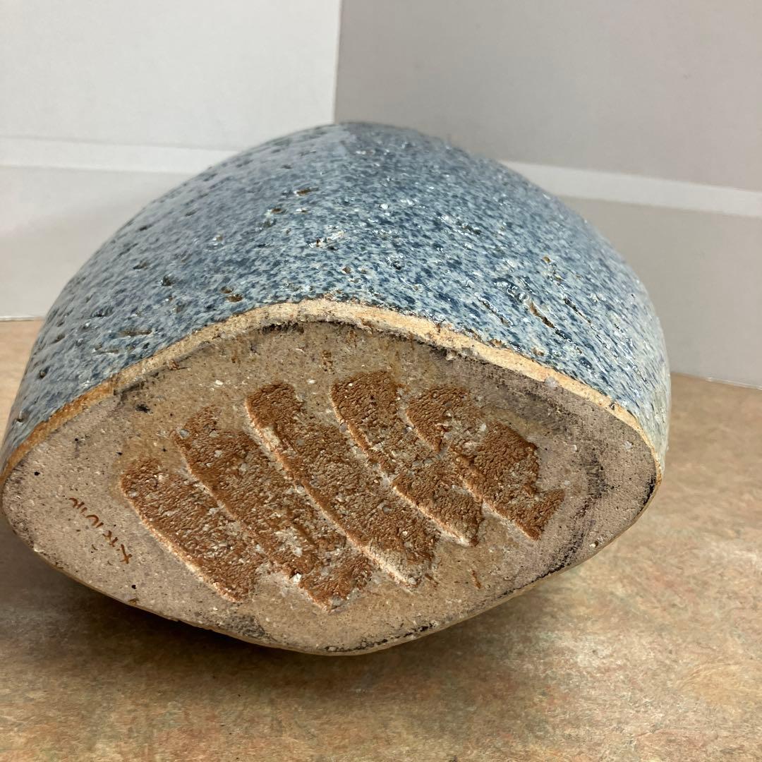 信楽焼手造り花器吹藍楕円