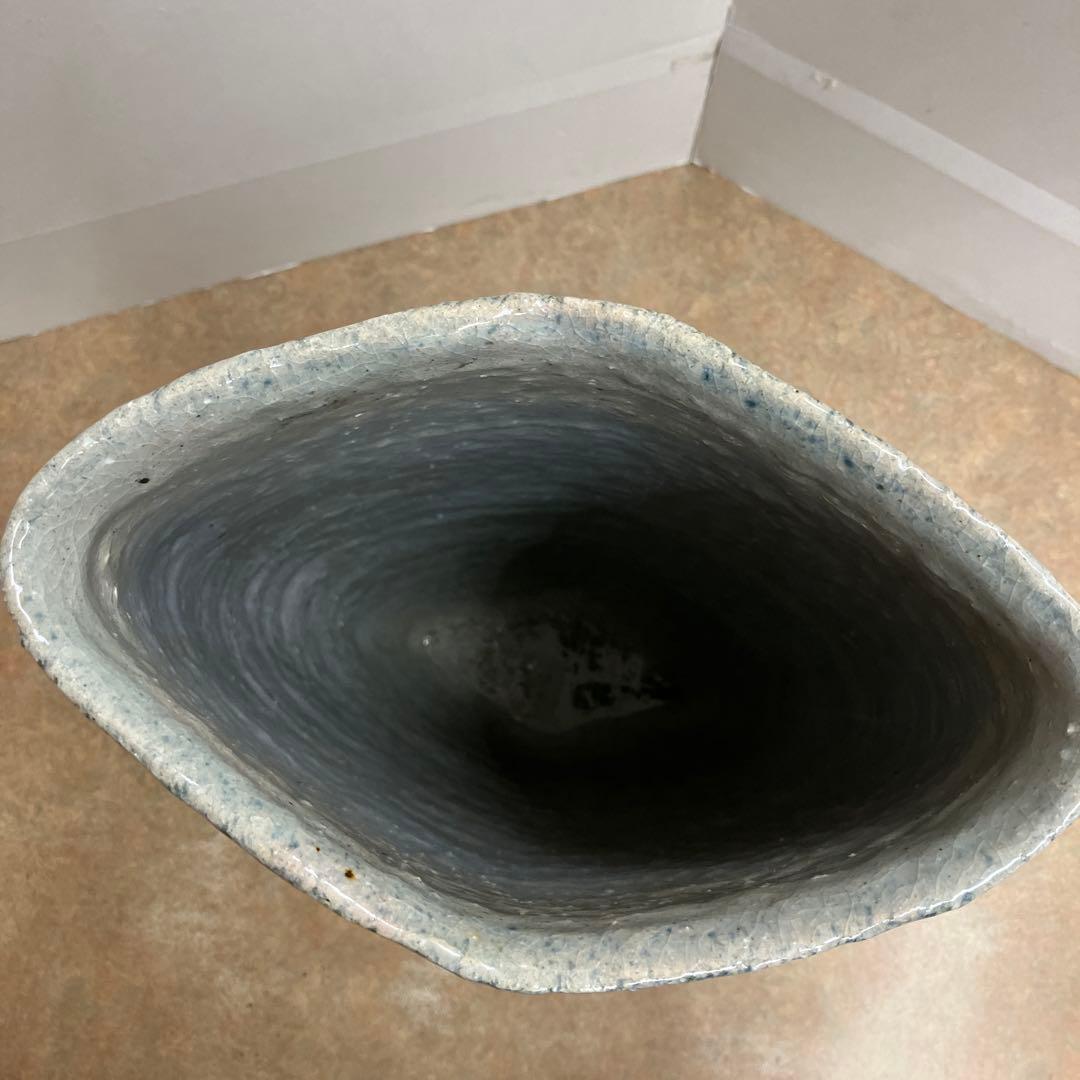 信楽焼手造り花器吹藍楕円