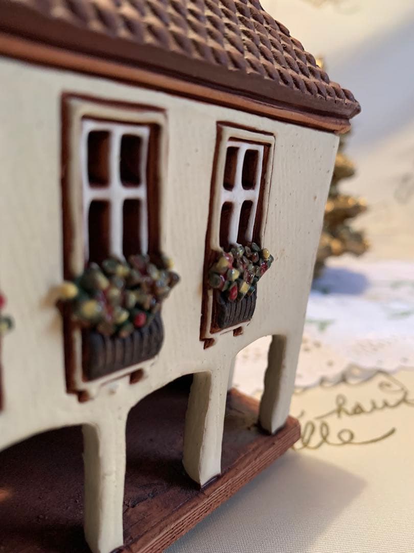 ドイツ製　置物　レアな大型の未使用の陶器のキャンドルハウス細かく作られて可愛い！