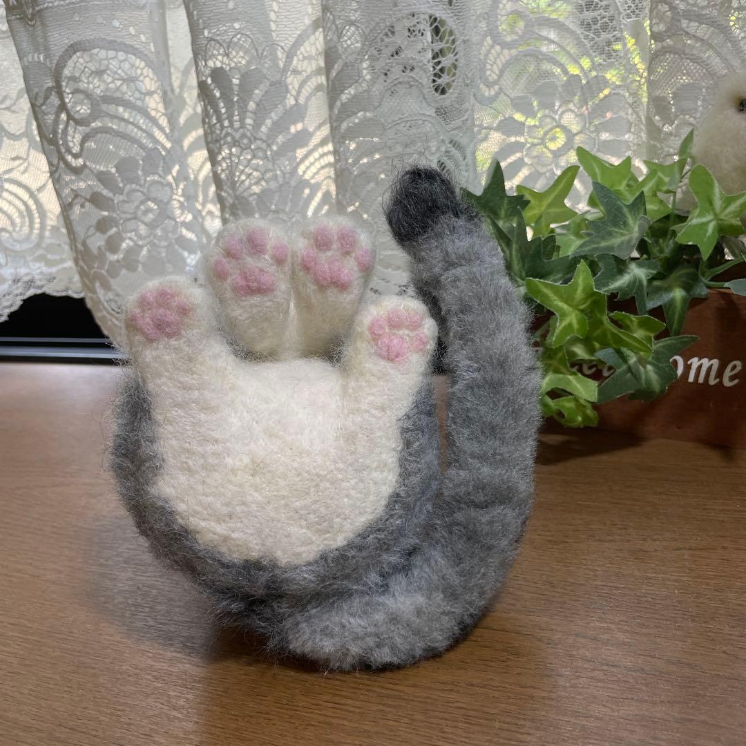 羊毛フェルト　猫　子猫　サバ白ねこちゃん