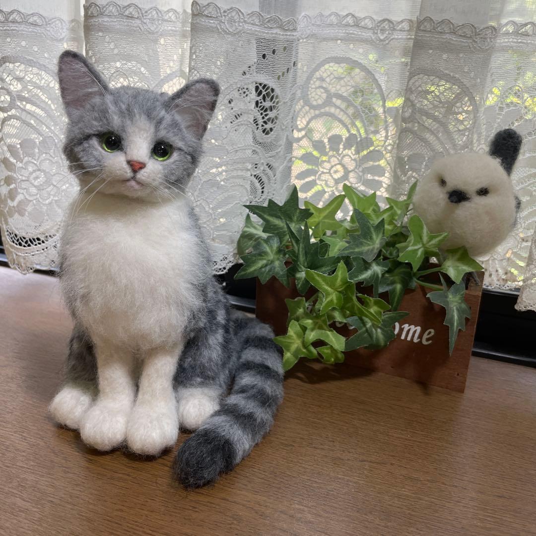 羊毛フェルト　猫　子猫　サバ白ねこちゃん