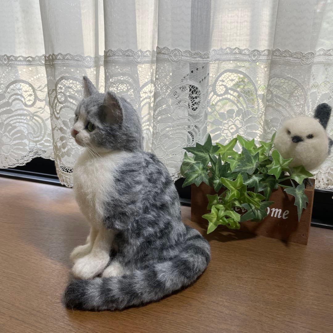 羊毛フェルト　猫　子猫　サバ白ねこちゃん