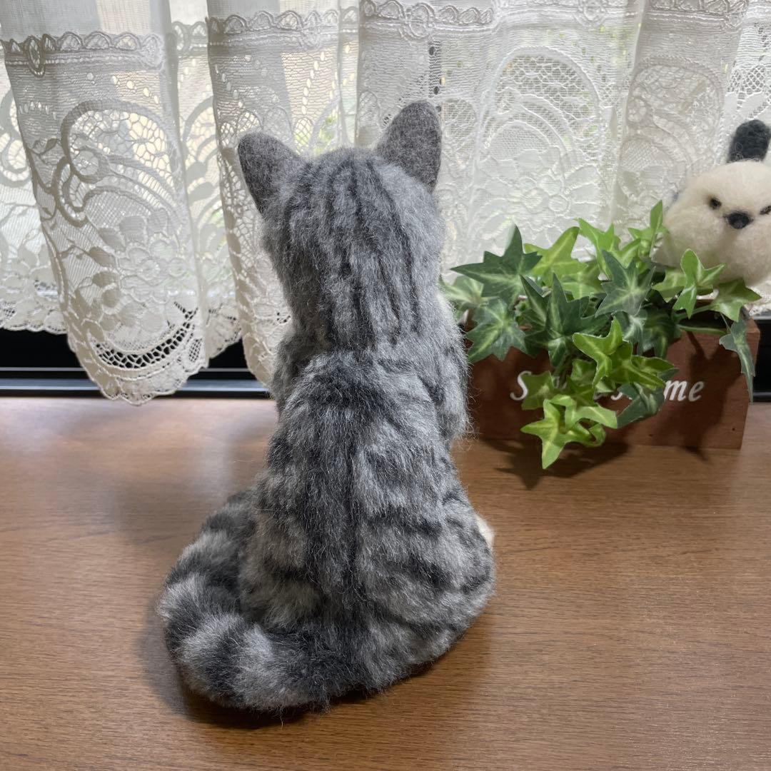 羊毛フェルト　猫　子猫　サバ白ねこちゃん