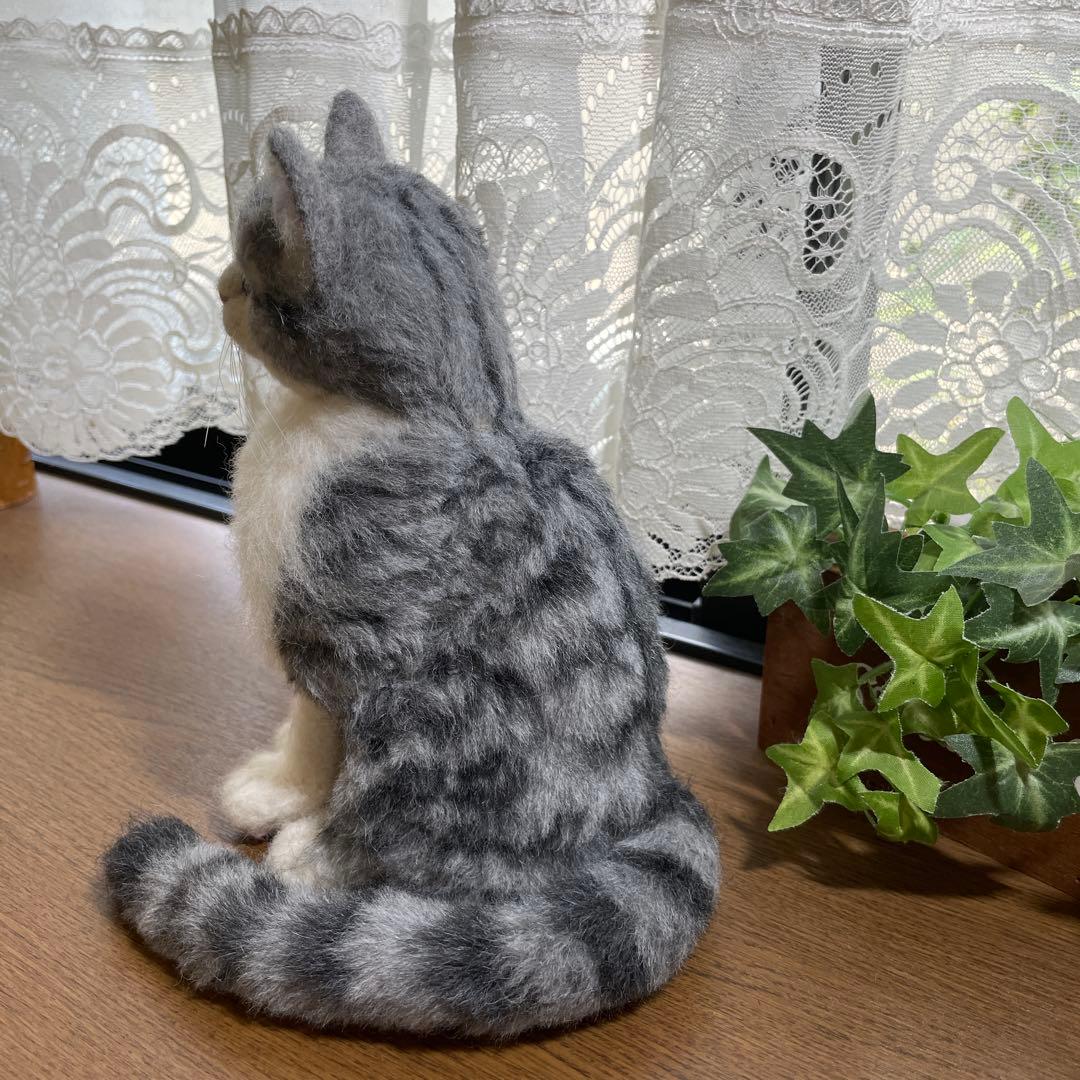 羊毛フェルト　猫　子猫　サバ白ねこちゃん