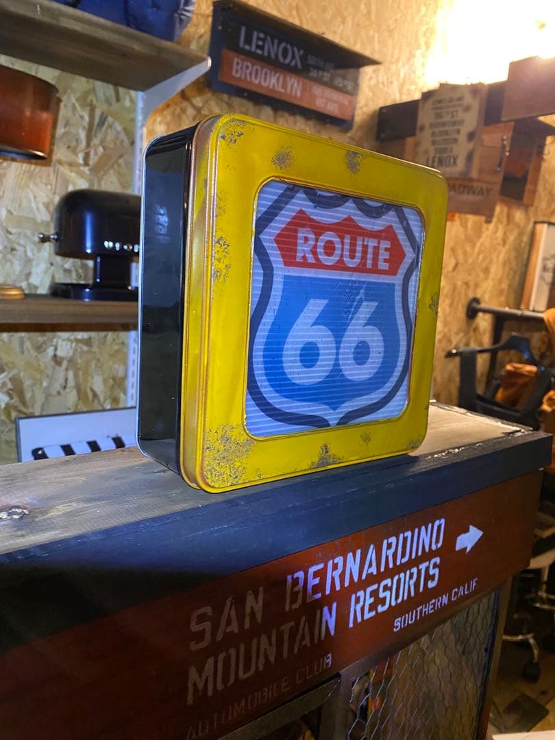 照明付き　収納棚　アメリカン　ROUTE66