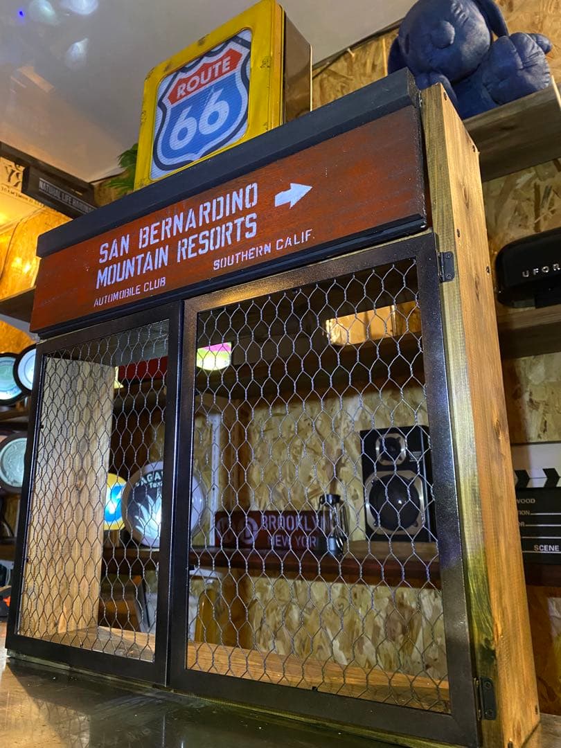 照明付き　収納棚　アメリカン　ROUTE66