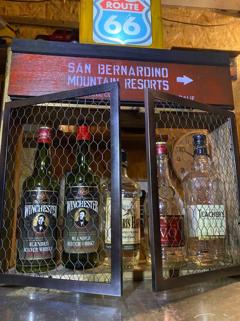 照明付き　収納棚　アメリカン　ROUTE66