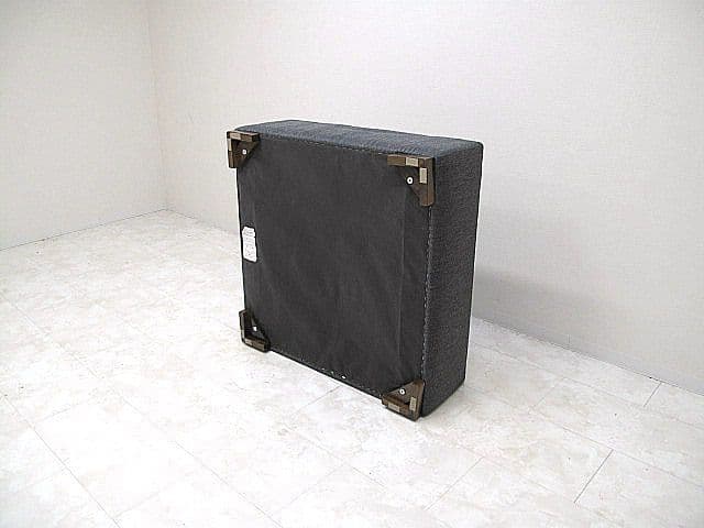 イタリア　NATUZZI ナツッジ　スクエアオットマン　　スツール　サイドチェア