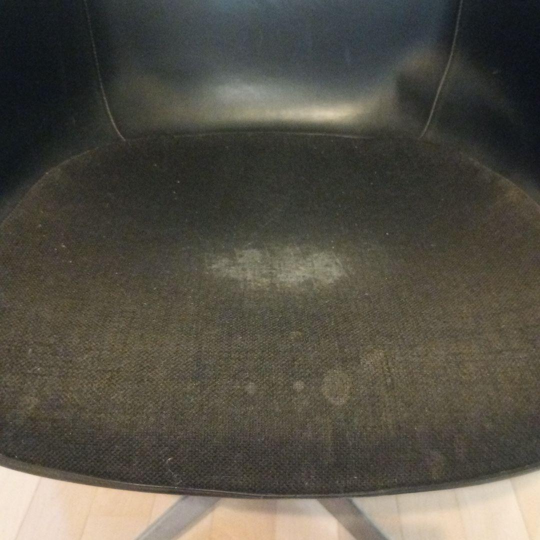 ハーマン・ミラー レイ・イームズ FRP製 黒 レザーアームチェア - メルカリ