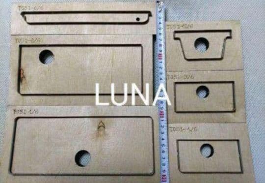 二つ折り 財布 型の 抜き型　レザークラフト