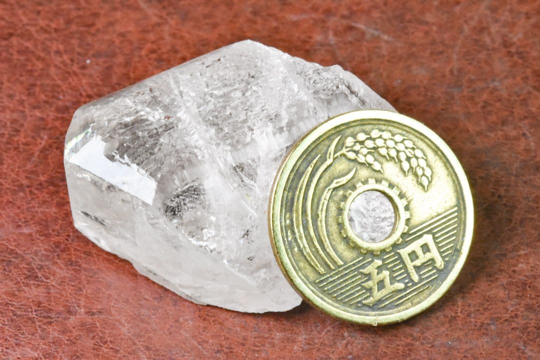 パキスタン スカルドゥ産 ライトピンクトパーズ原石