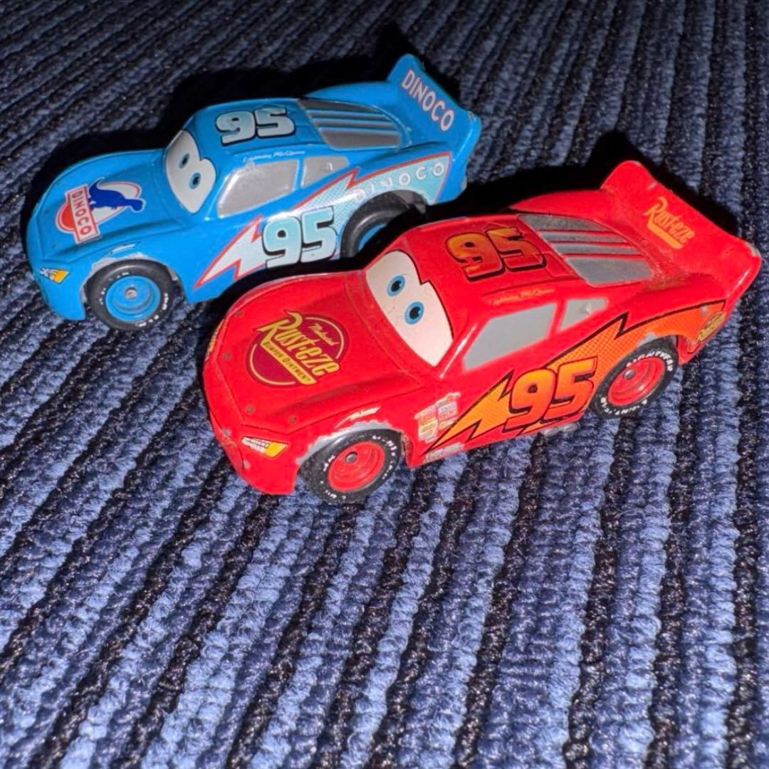 カーズ】 トミカ マックイーン 2台セット - メルカリ