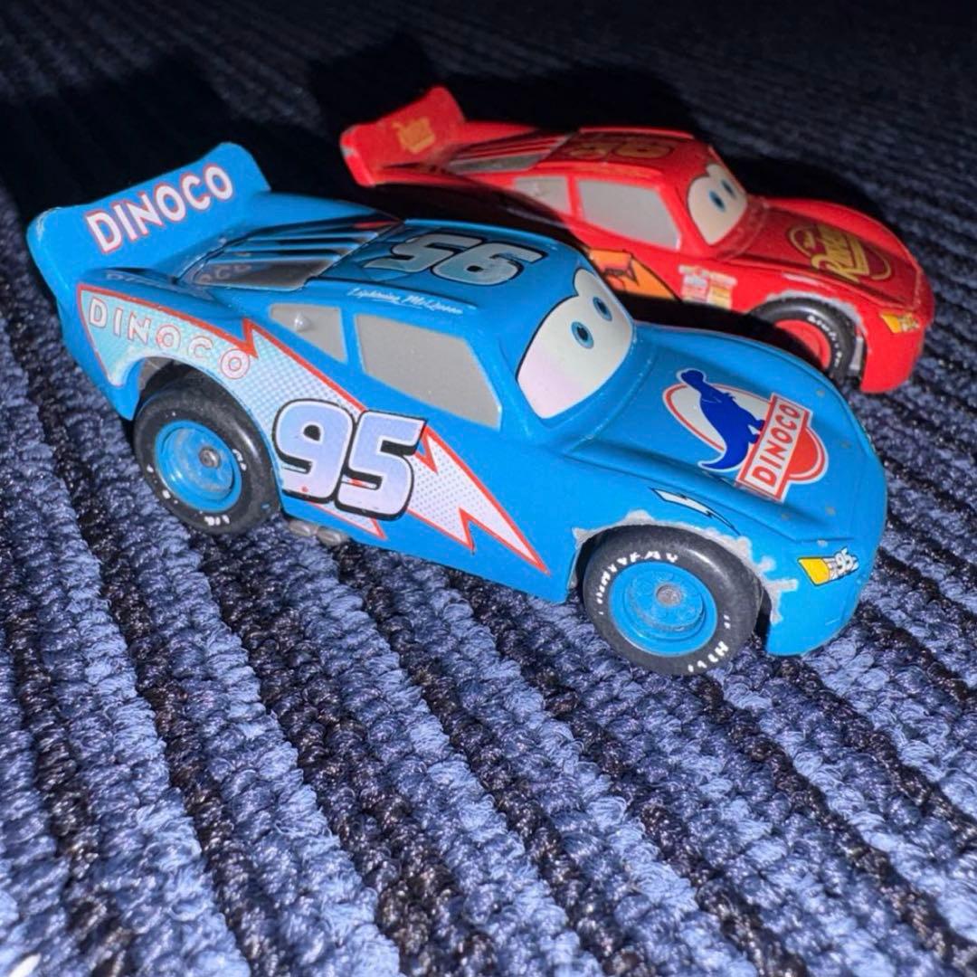 カーズ】 トミカ マックイーン 2台セット - メルカリ