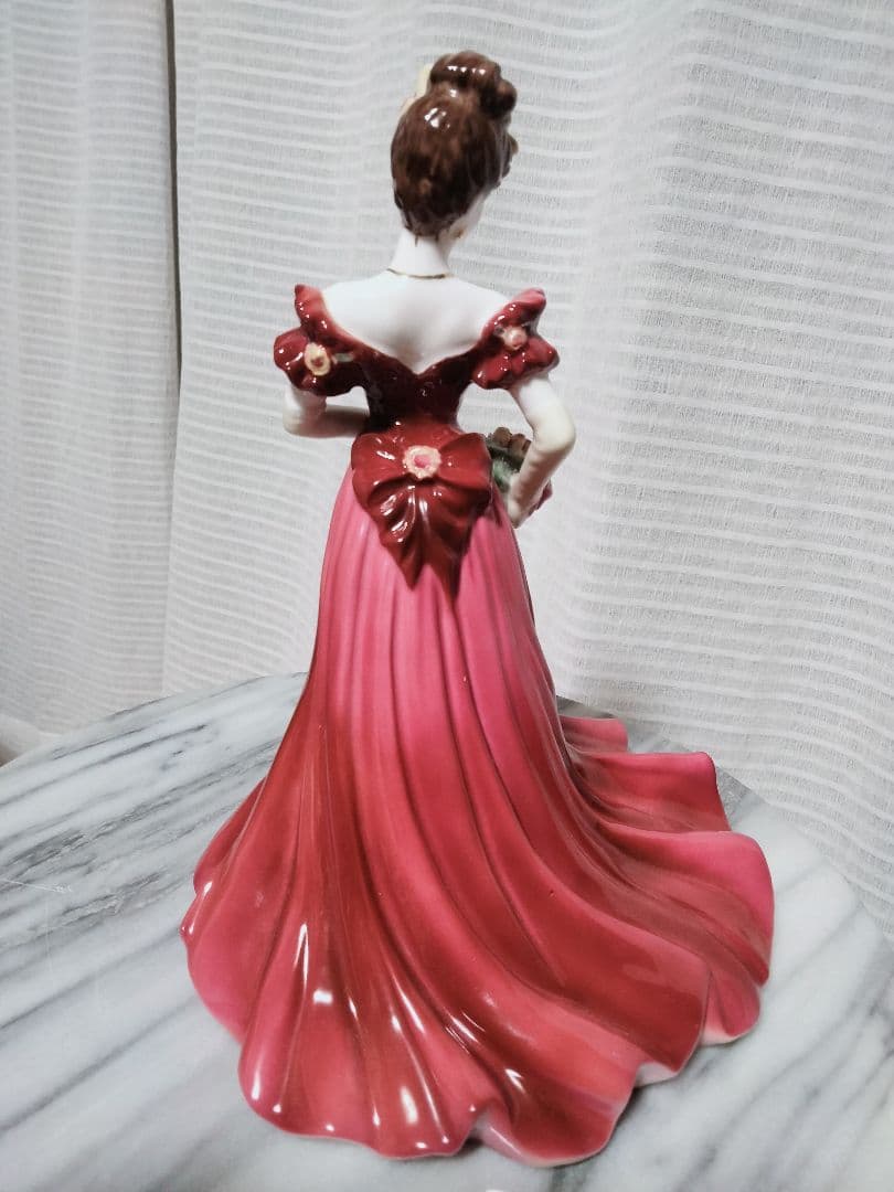 ばーやちゃん❣️コールポート❣️ フィギュリン レディースオブファッション