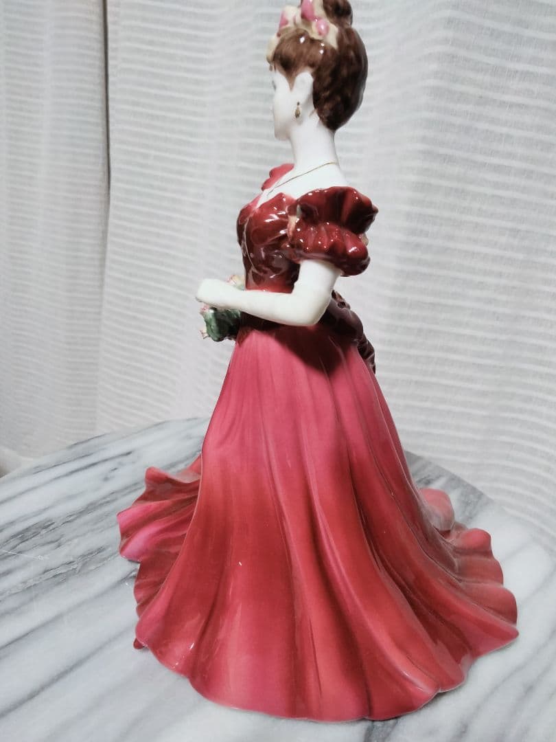 ばーやちゃん❣️コールポート❣️ フィギュリン レディースオブファッション