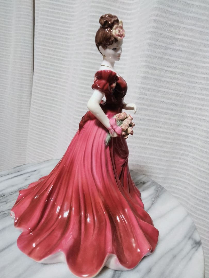 ばーやちゃん❣️コールポート❣️ フィギュリン レディースオブファッション