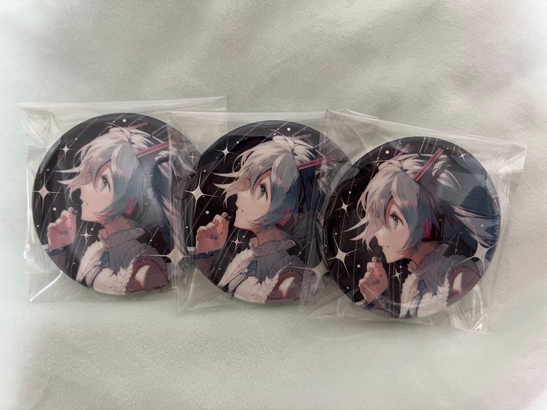 初音ミク 16th グリッター缶バッジ Rella bilibili - メルカリ