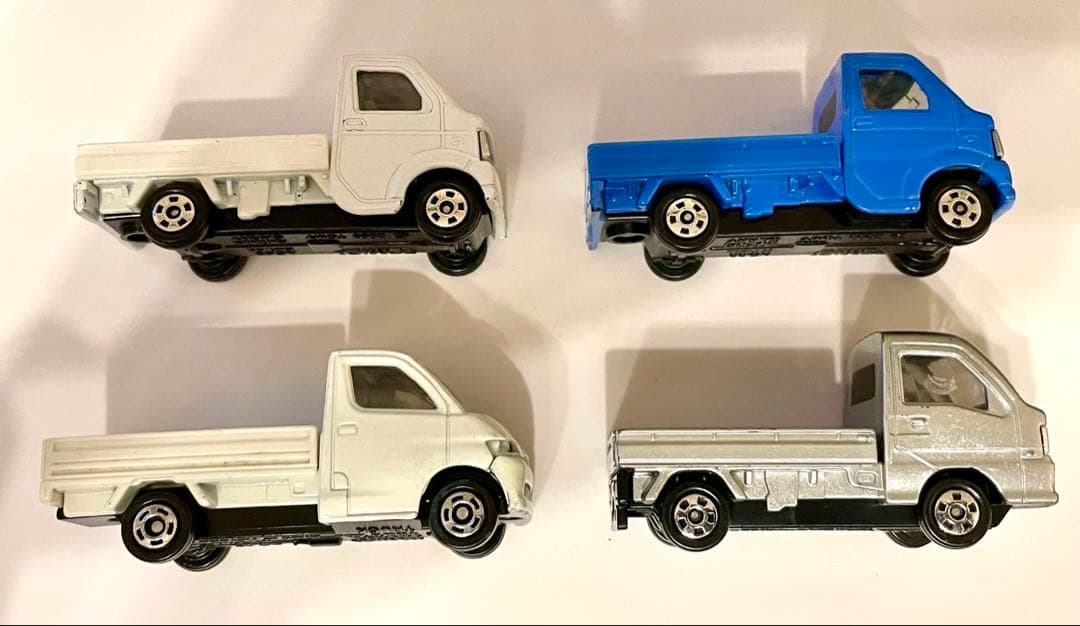 トミカ 荷物がいっぱいトラックセット 4台 - メルカリ