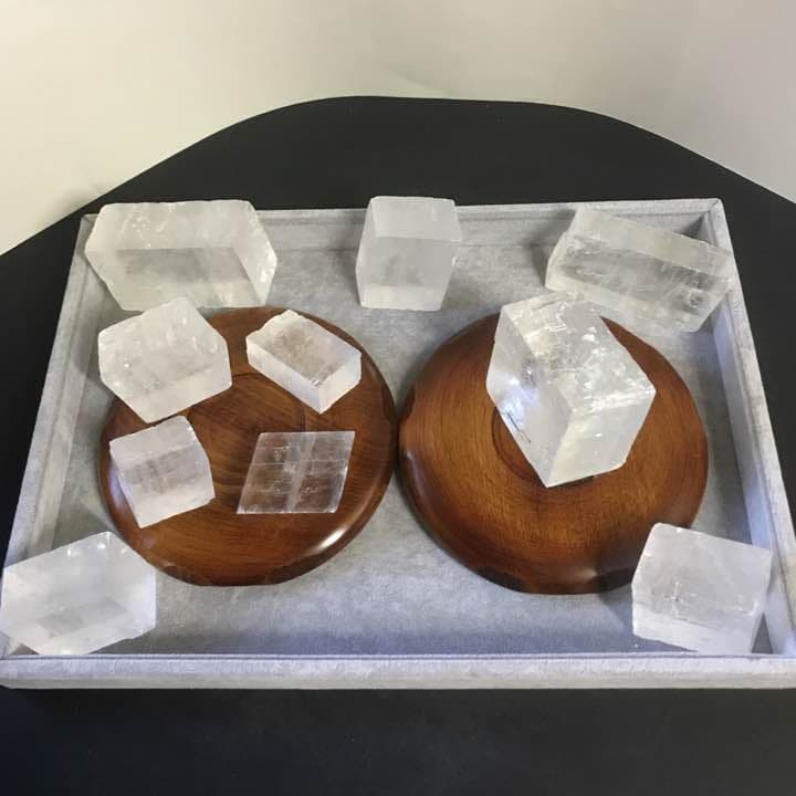 ④★特選♡贈答品★1.5kg超【GIFT♡箱入り10石☆クリスタルカルサイト】♡