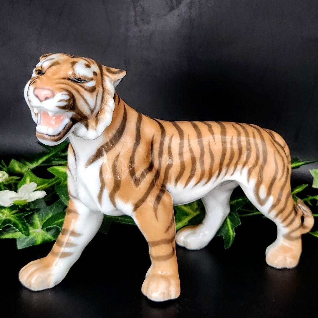 ロイヤルコペンハーゲン【美品】フィギュリン《虎》No.805 置物