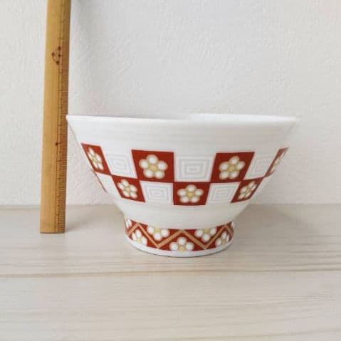 新品　 九谷焼　色絵千段飯碗　梅市松