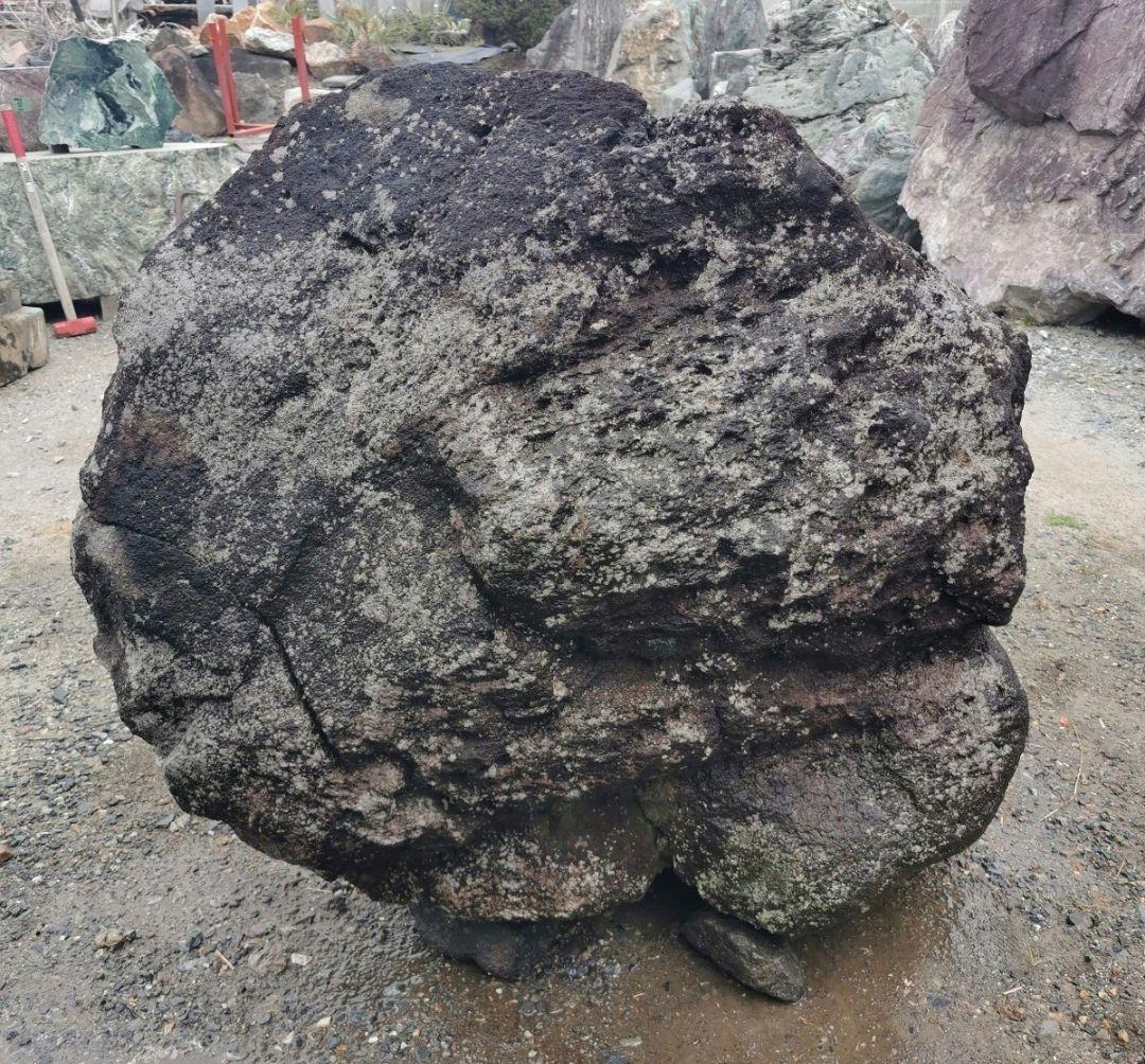 鳥海石　762キロ　庭石　石　石材 庭　坪庭　ガーデニング　置物　オブジェ