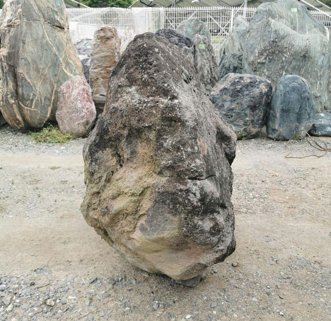 鳥海石　762キロ　庭石　石　石材 庭　坪庭　ガーデニング　置物　オブジェ
