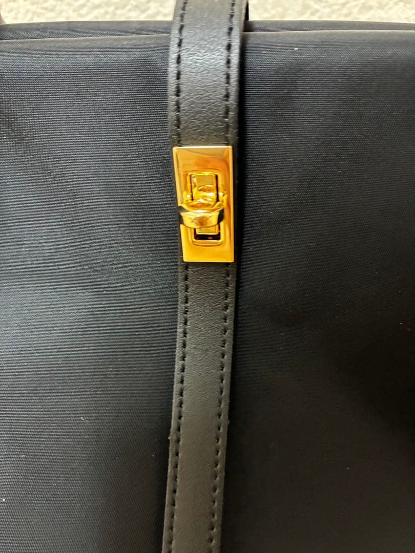 ヴィオラロード　ブラックバッグ