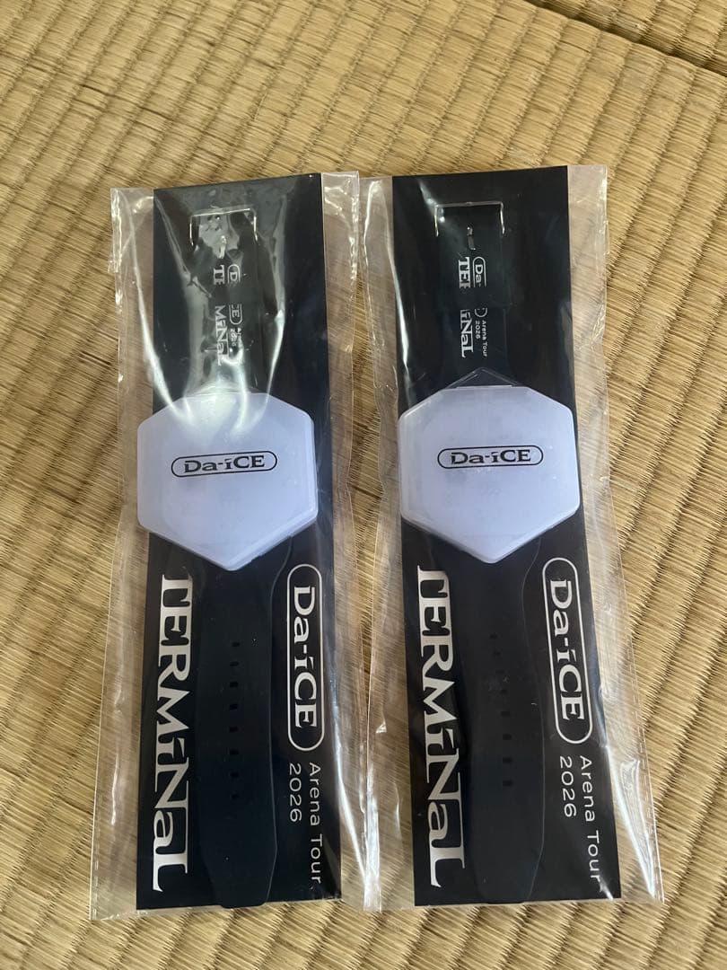 Da-iCE TERMiNALブレスレットライト2個セットとカプセルトイ - メルカリ