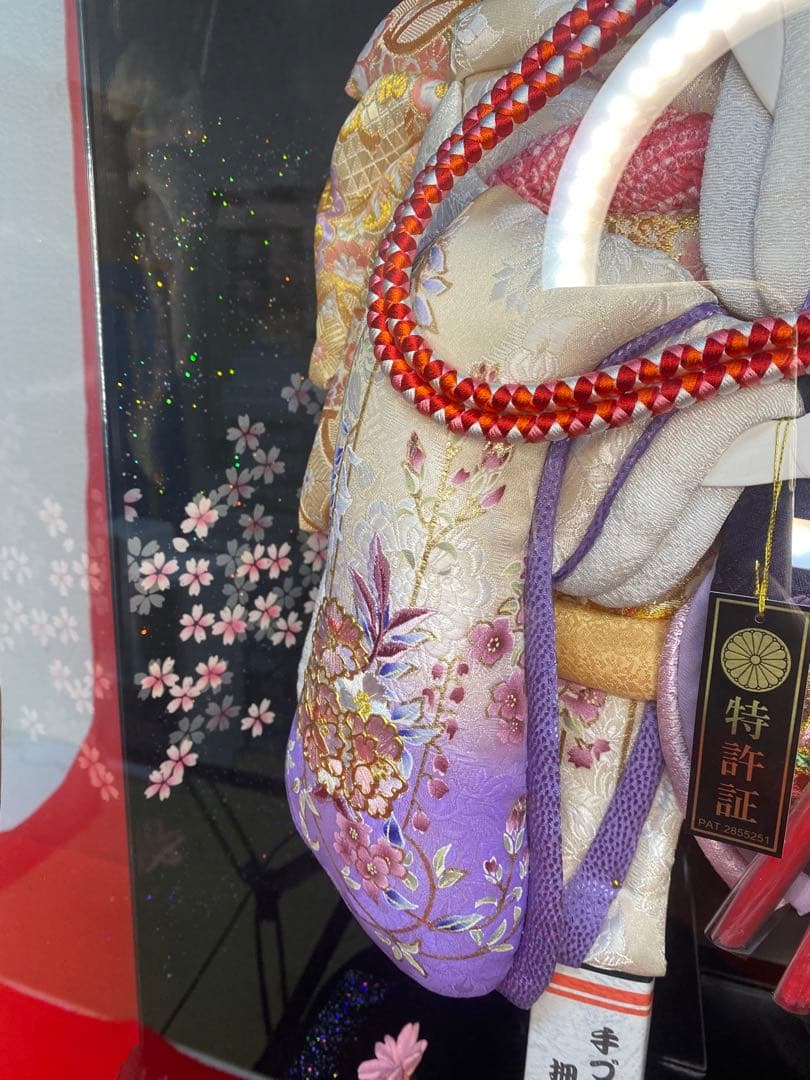 羽子板　立体振袖刺繡六角ガラスケース１8号・間口約４３×奥行約３３×高さ約７２㎝