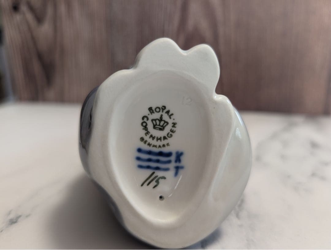   1993年製　猫の置物　Sitting Cat