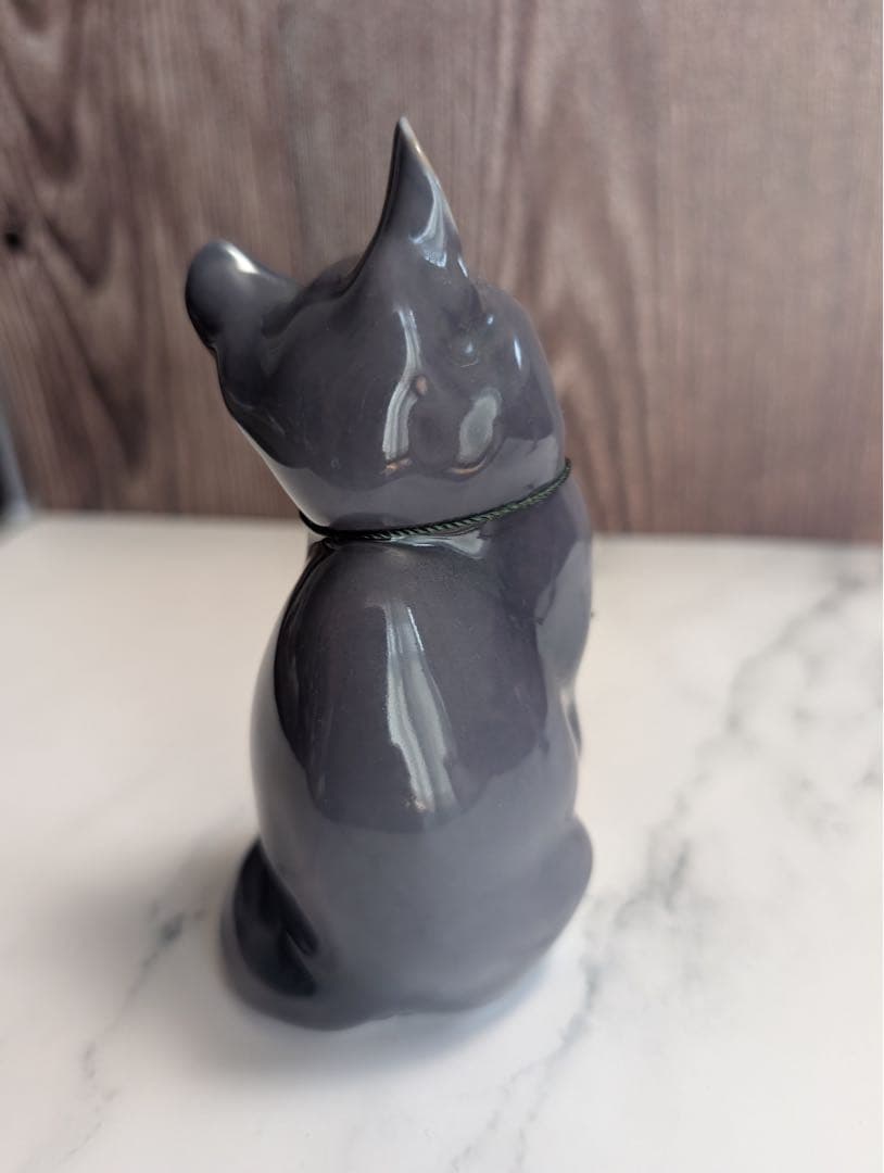   1993年製　猫の置物　Sitting Cat