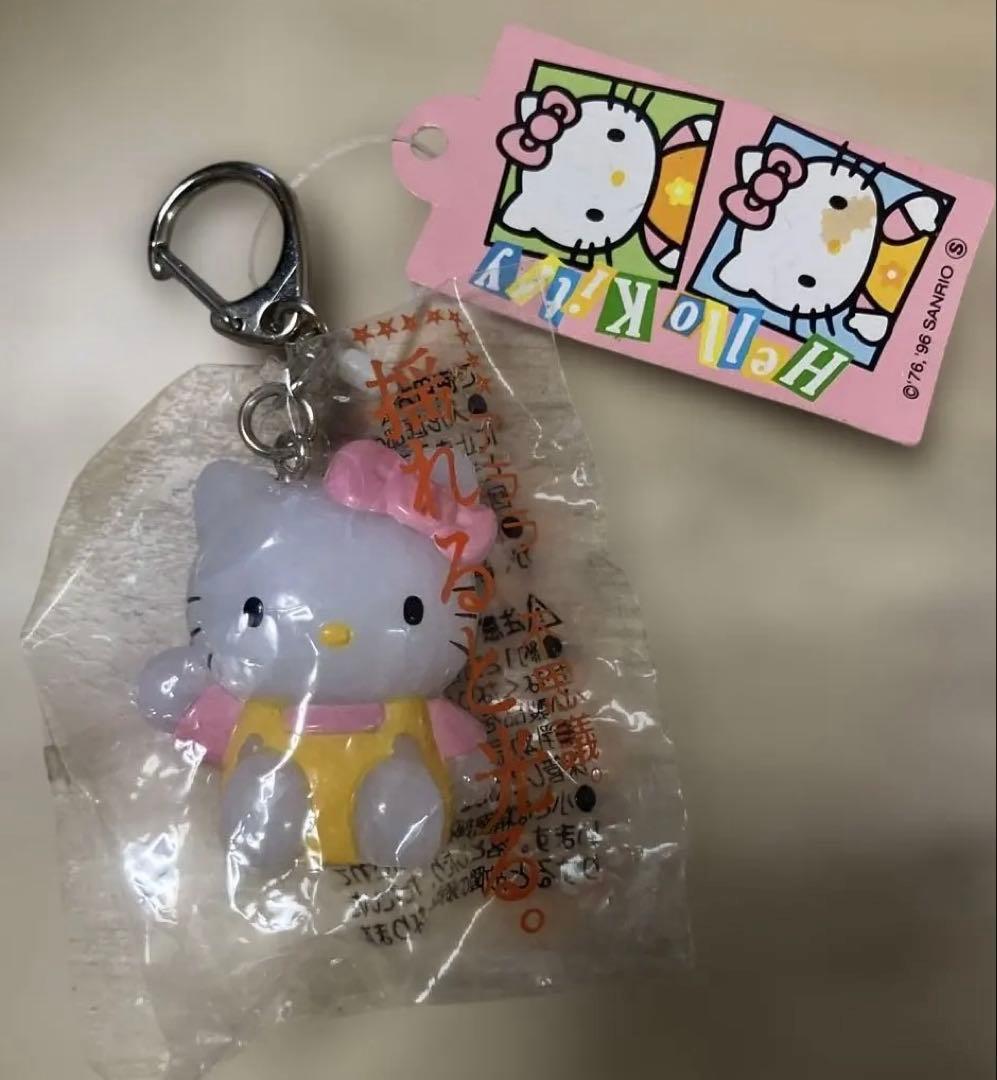 ハローキティ揺れると光る キーホルダー 1996年？ - メルカリ