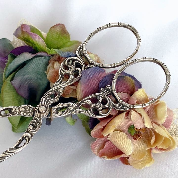 ドイツ製 ヒルデスハイムローズ  美しい薔薇のデザートトング 銀800製 美品